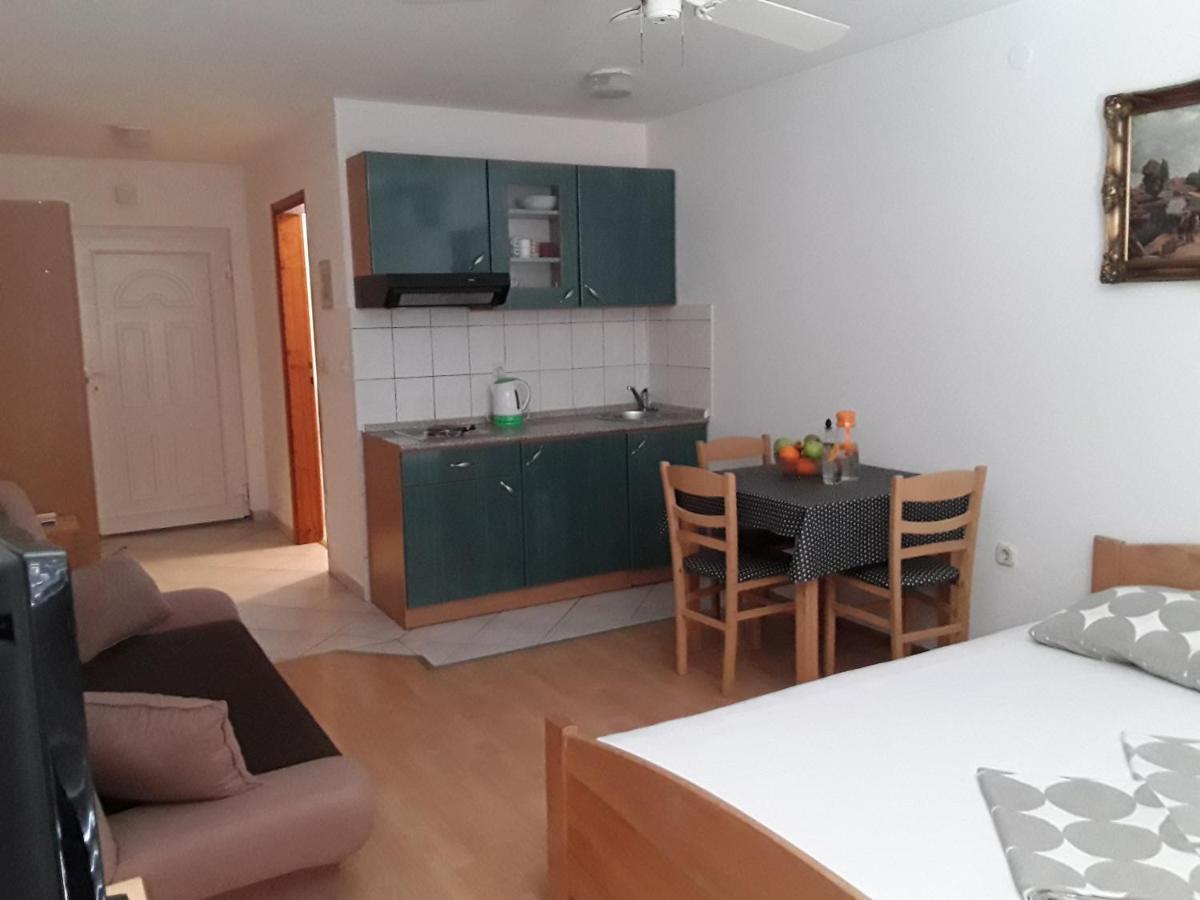 Zaton Apartmani M. Ilesh Экстерьер фото
